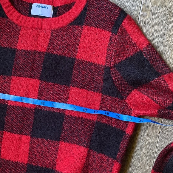 Old Navy Buffalo Plaid Sweater, Size L - Picture 6 of 7